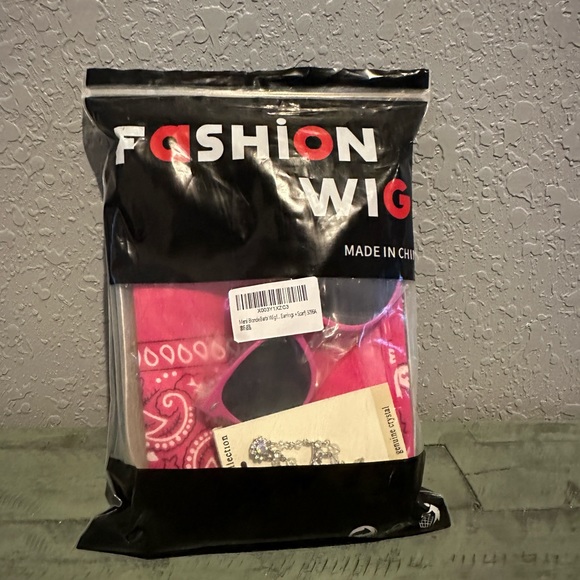 Blonde Barbie Wig - NWT - Picture 5 of 5